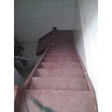 escadas com patamar Vila Ré